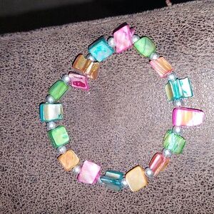 Nwot polished crystal stretch bracelet